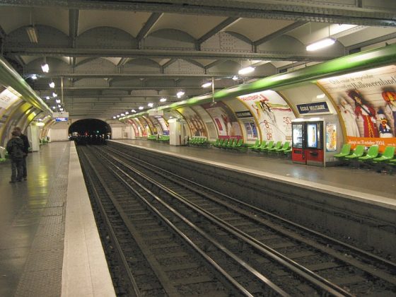 Интерьер Парижского метро