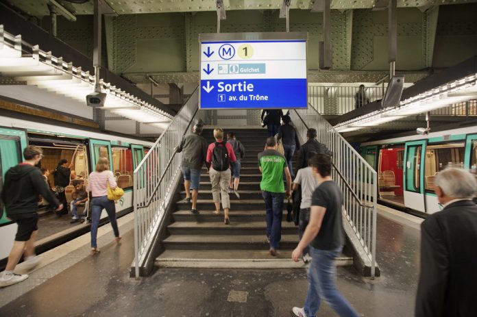 Metro какой род французский