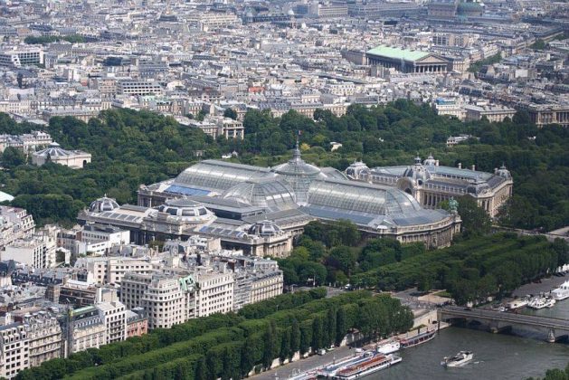 Большой Дворец в Париже
