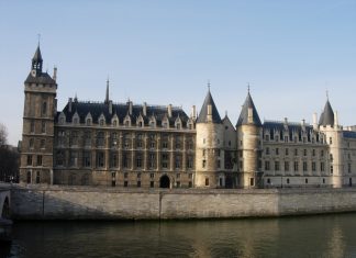 Замок Консьержеры в Париже