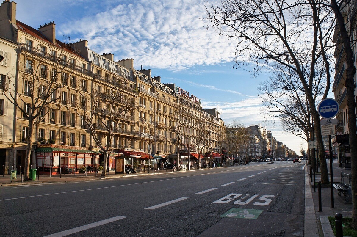 Бульвар Монпарнас в Париже