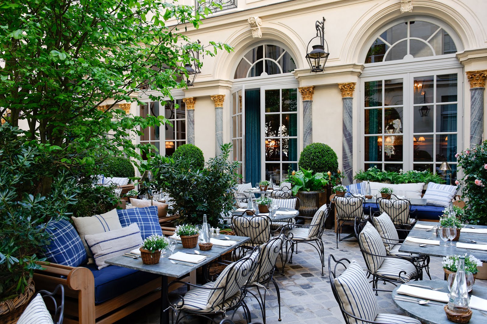 Где пообедать в 8 округе Парижа?