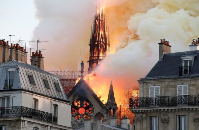Пожар в Париже 15 апреля 2019