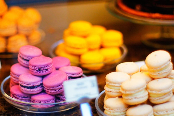 Макароны в Париже: где купить печеньки