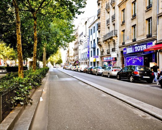 Бульвар Клиши в Париже